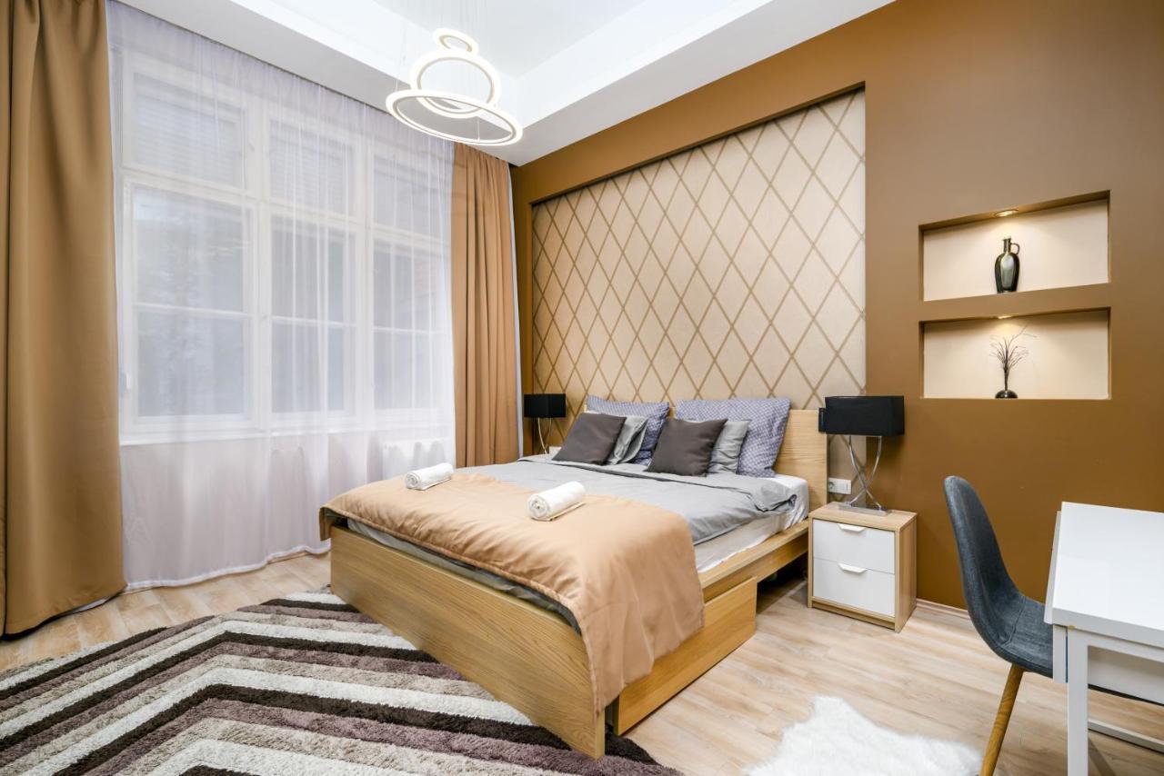 Downtown Deluxe-Two Bedroom Apartment With Sauna Будапешт Екстер'єр фото