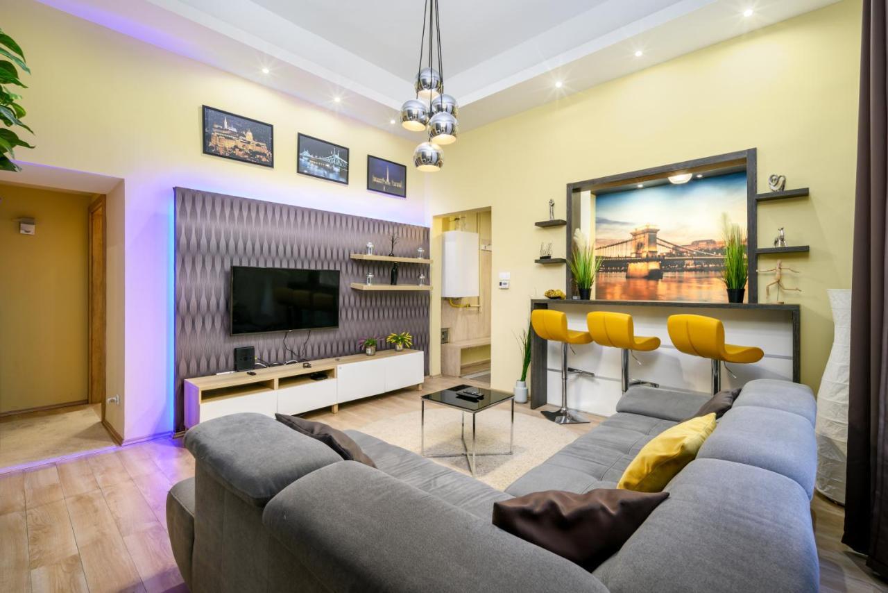 Downtown Deluxe-Two Bedroom Apartment With Sauna Будапешт Екстер'єр фото