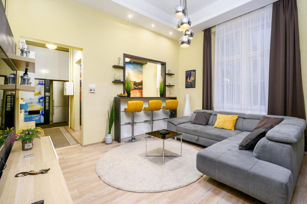 Downtown Deluxe-Two Bedroom Apartment With Sauna Будапешт Екстер'єр фото