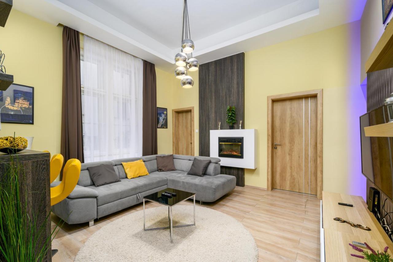 Downtown Deluxe-Two Bedroom Apartment With Sauna Будапешт Екстер'єр фото